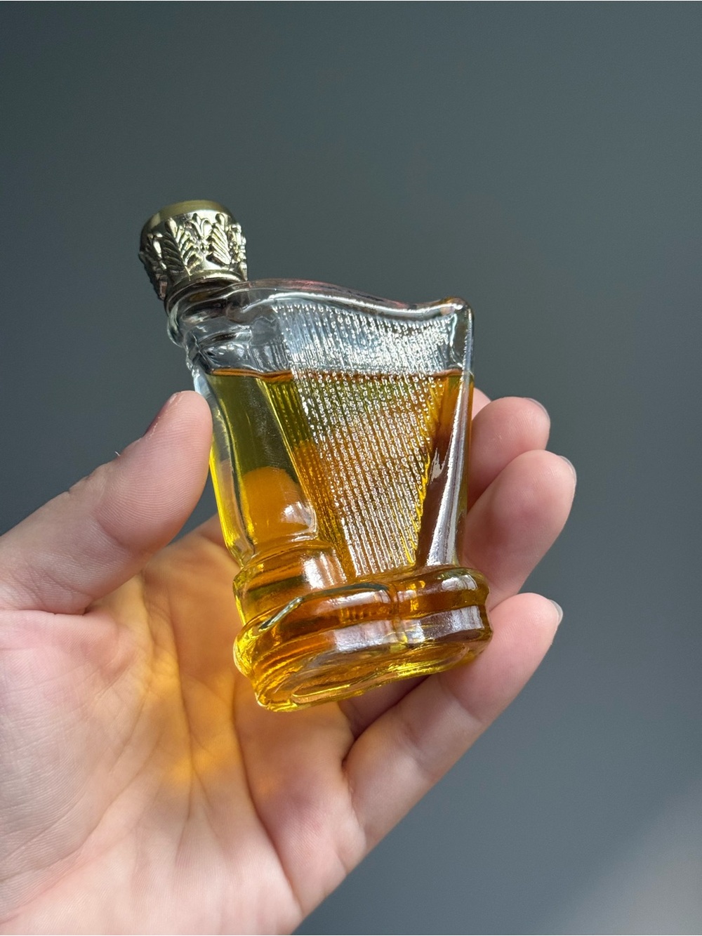 Vintage c1970s Near Full Heavenly Music Harp Shaped Cologne Bottle by AVON - Picture 11 of 15